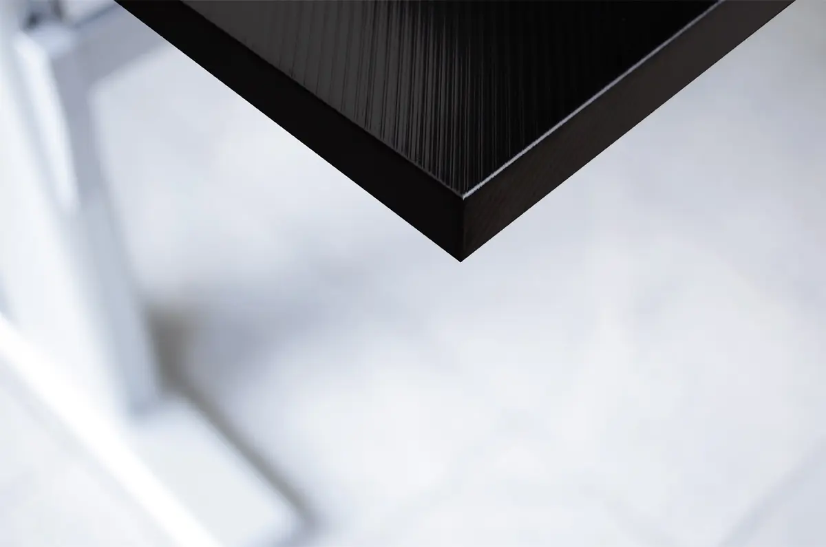 s1-folie-fuer-moebel-und-wand-unifarben-schwarze-vertikale-streifen_258-1.jpg?ts=1684754154