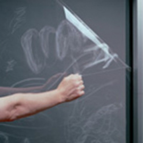 Transparent anti-graffiti films and scratch-proof films for plastic materials