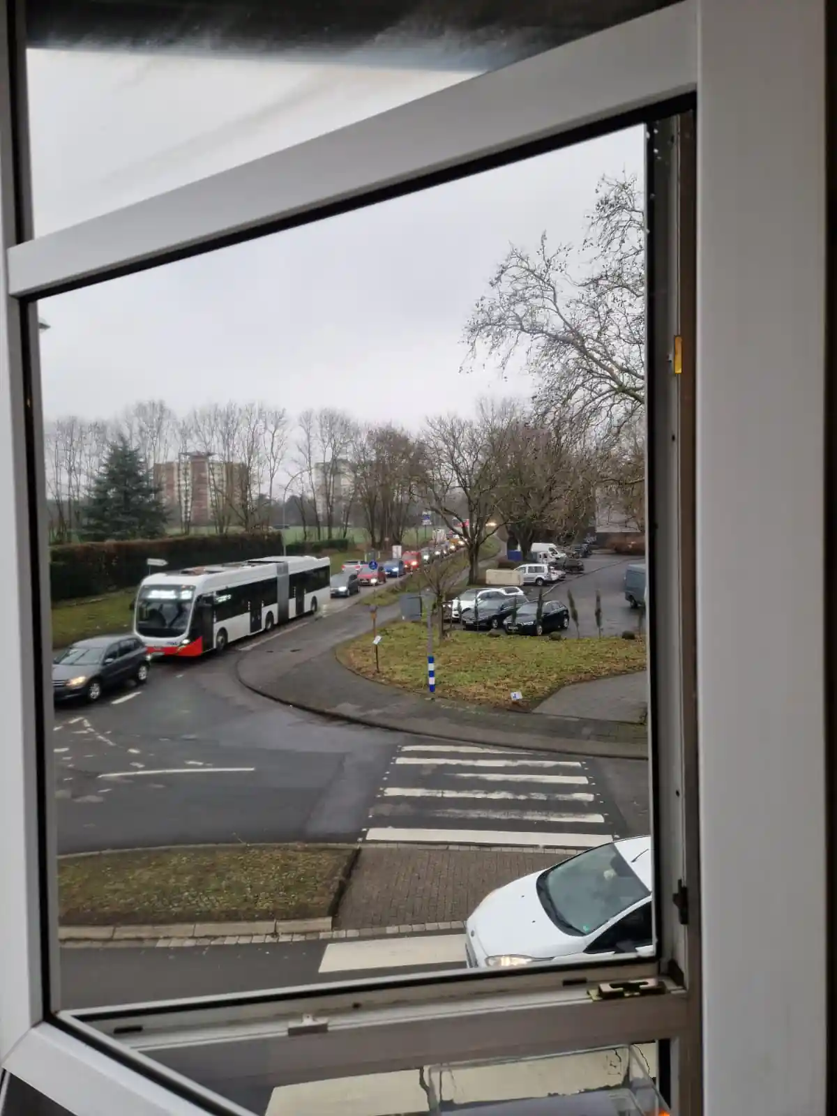 Spiegelfolie Außenansicht - perfekter Spiegeleffekt für Sichtschutz